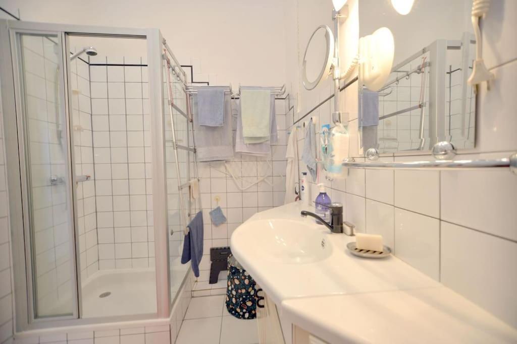 Appartement Tres Bien Situe- Spacieux - Calme - Parking Biarritz Eksteriør billede